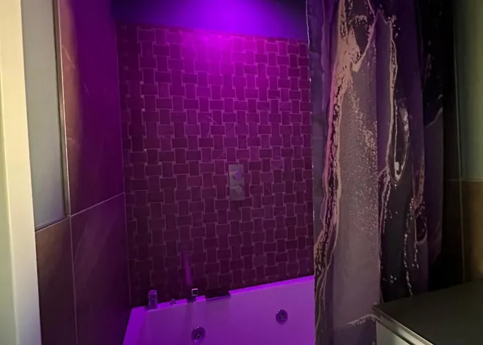 Olivia Sauna & Gym Apartment